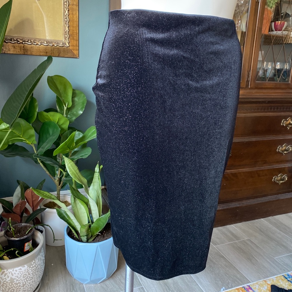 Vince Camuto velvet pencil skirt New with tags size L